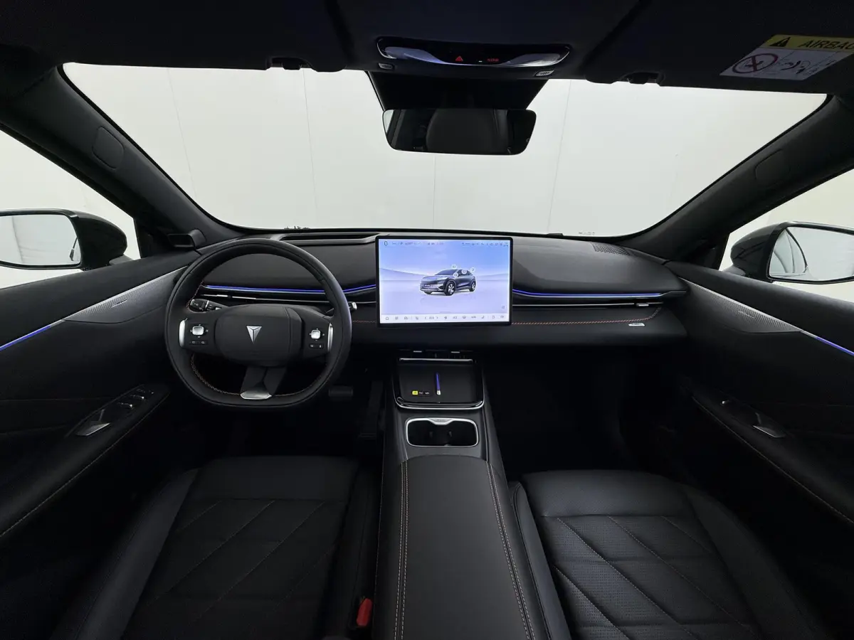 EV LHD MAX 200KW | 68.8 kwh | NIEUWE AUTO | PANORAMADAK | 20" LMV | 360° CAMERA | HEAD-UP DISPLAY | LEDEREN BEKLEDING | STOELVERWARMING | FULL OPTIONS | FABRIEKSGARANTIE T/M 2033 |