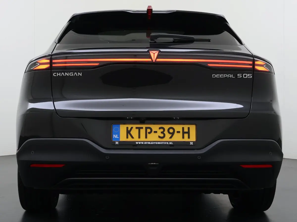 EV LHD MAX 200KW | 68.8 kwh | NIEUWE AUTO | PANORAMADAK | 20" LMV | 360° CAMERA | HEAD-UP DISPLAY | LEDEREN BEKLEDING | STOELVERWARMING | FULL OPTIONS | FABRIEKSGARANTIE T/M 2033 |