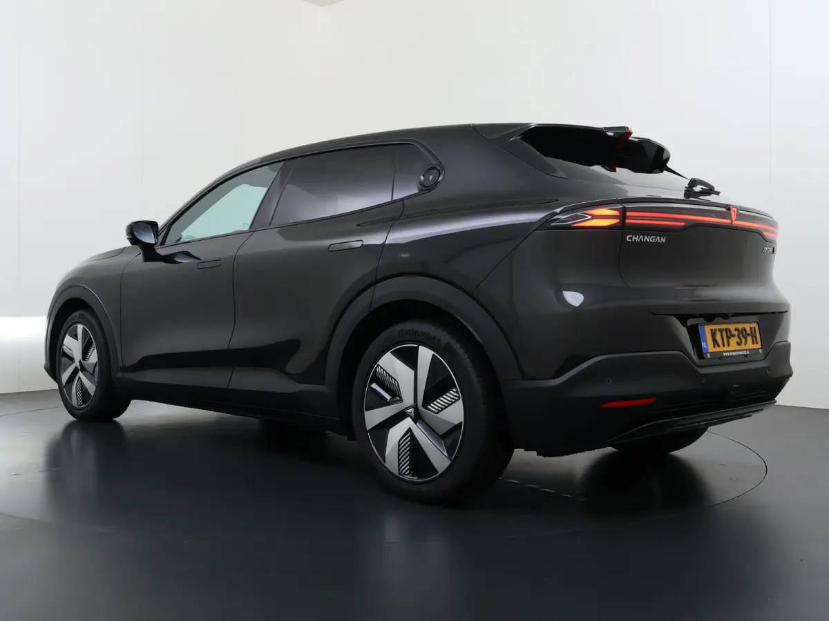 EV LHD MAX 200KW | 68.8 kwh | NIEUWE AUTO | PANORAMADAK | 20" LMV | 360° CAMERA | HEAD-UP DISPLAY | LEDEREN BEKLEDING | STOELVERWARMING | FULL OPTIONS | FABRIEKSGARANTIE T/M 2033 |