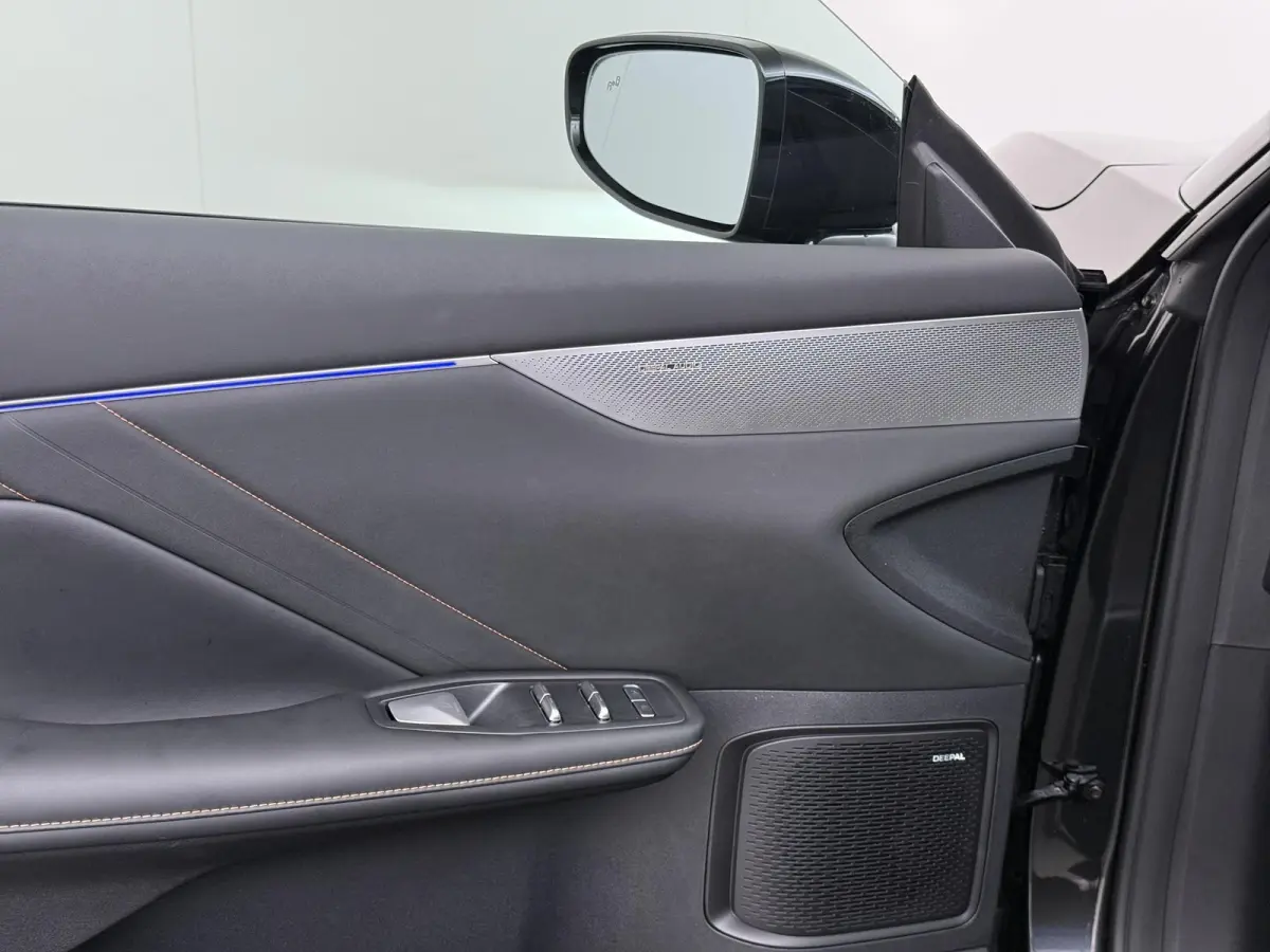 EV LHD MAX 200KW | 68.8 kwh | NIEUWE AUTO | PANORAMADAK | 20" LMV | 360° CAMERA | HEAD-UP DISPLAY | LEDEREN BEKLEDING | STOELVERWARMING | FULL OPTIONS | FABRIEKSGARANTIE T/M 2033 |