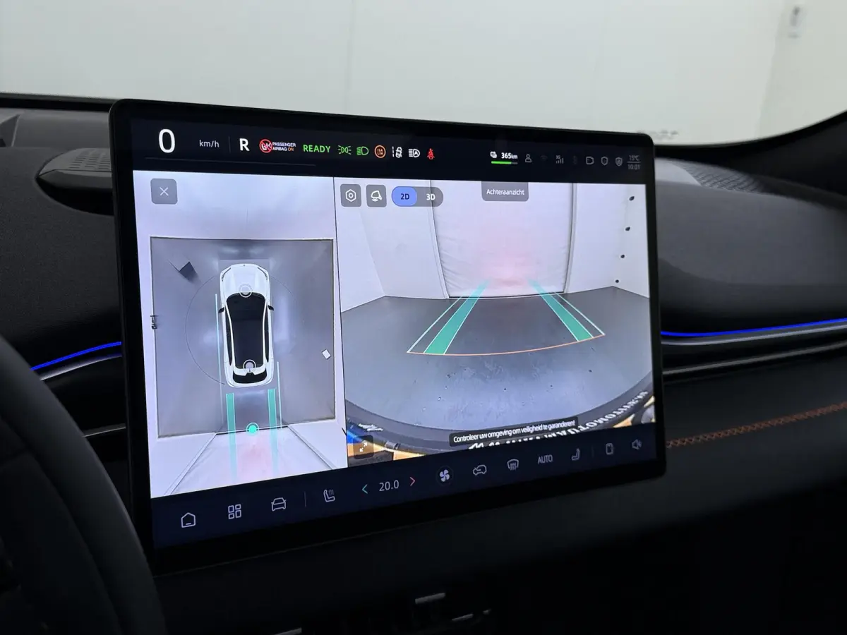 EV LHD MAX 200KW | 68.8 kwh | NIEUWE AUTO | PANORAMADAK | 20" LMV | 360° CAMERA | HEAD-UP DISPLAY | LEDEREN BEKLEDING | STOELVERWARMING | FULL OPTIONS | FABRIEKSGARANTIE T/M 2033 |
