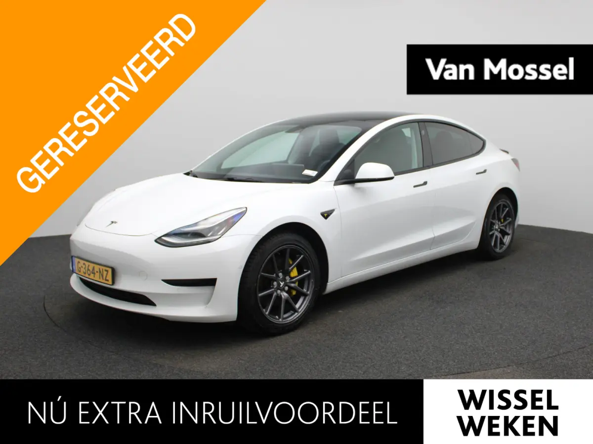 Standard RWD Plus 60 kWh | Panoramadak | Stoelverwarming | Climate Control | LED |