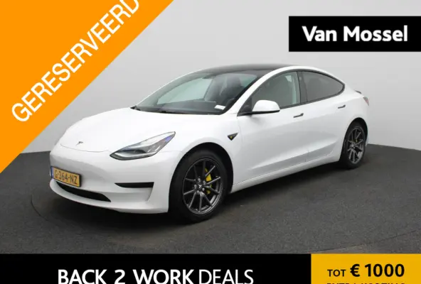 Standard RWD Plus 60 kWh | Panoramadak | Stoelverwarming | Climate Control | LED |