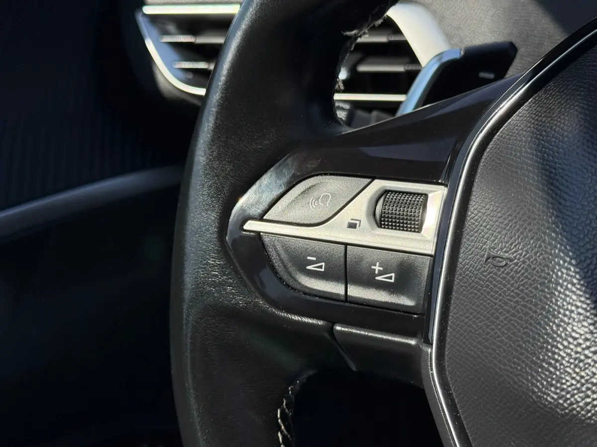1.2 PureTech Active Cruise control | Navigatie | Parkeersensoren | Airco | Apple carplay & Android auto