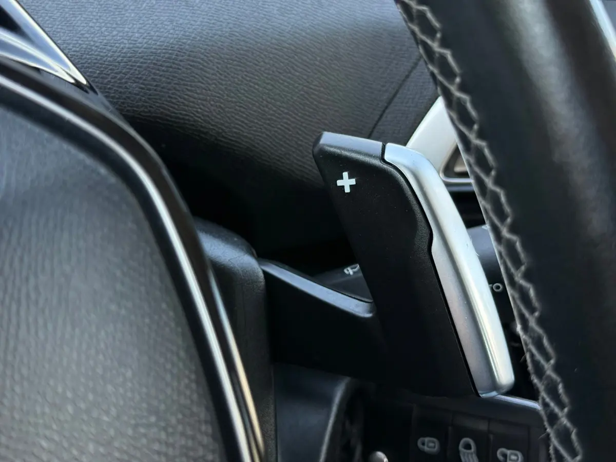 1.2 PureTech Active Cruise control | Navigatie | Parkeersensoren | Airco | Apple carplay & Android auto
