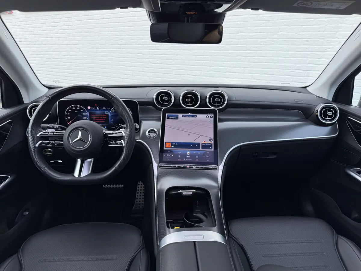 4MATIC AMG Line | Pano | Trekhaak | Distronic | Camera | 20 inch