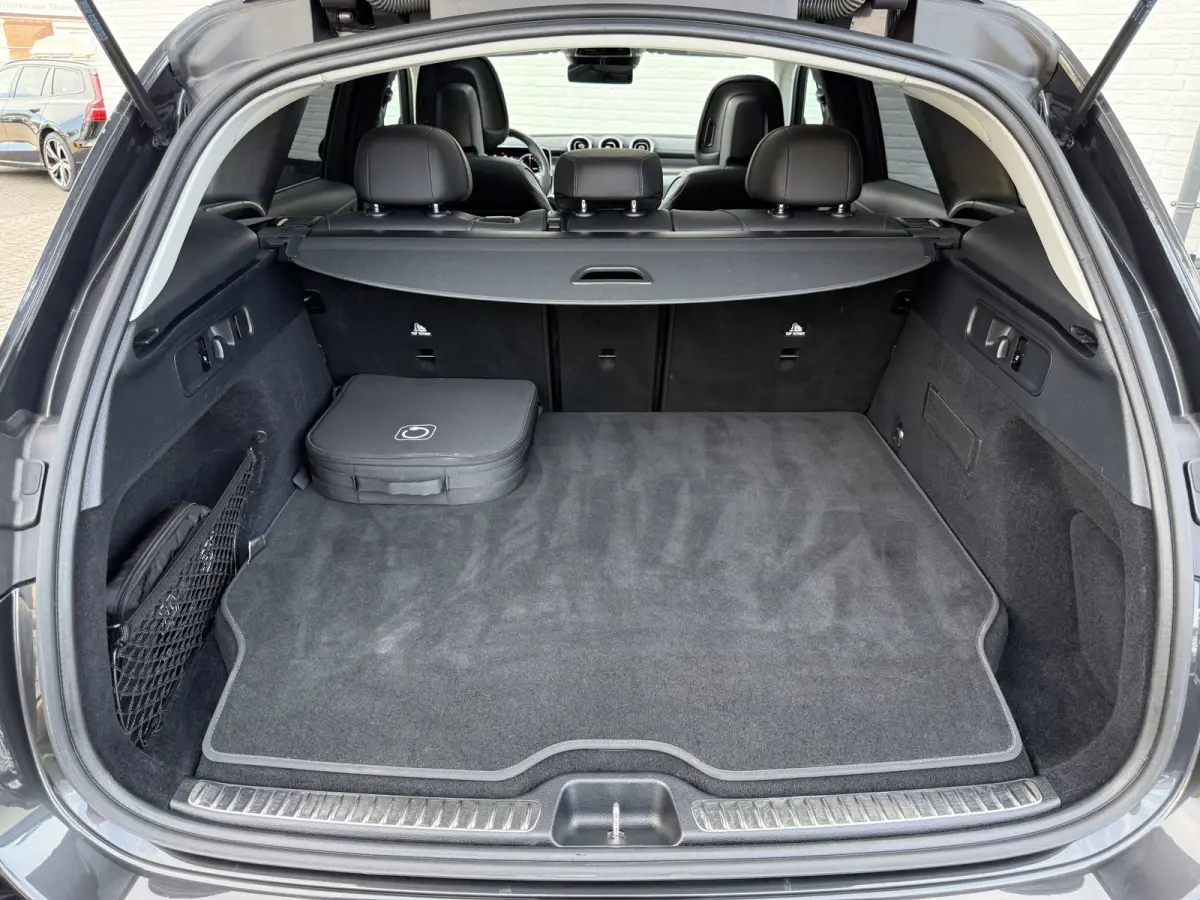 4MATIC AMG Line | Pano | Trekhaak | Distronic | Camera | 20 inch