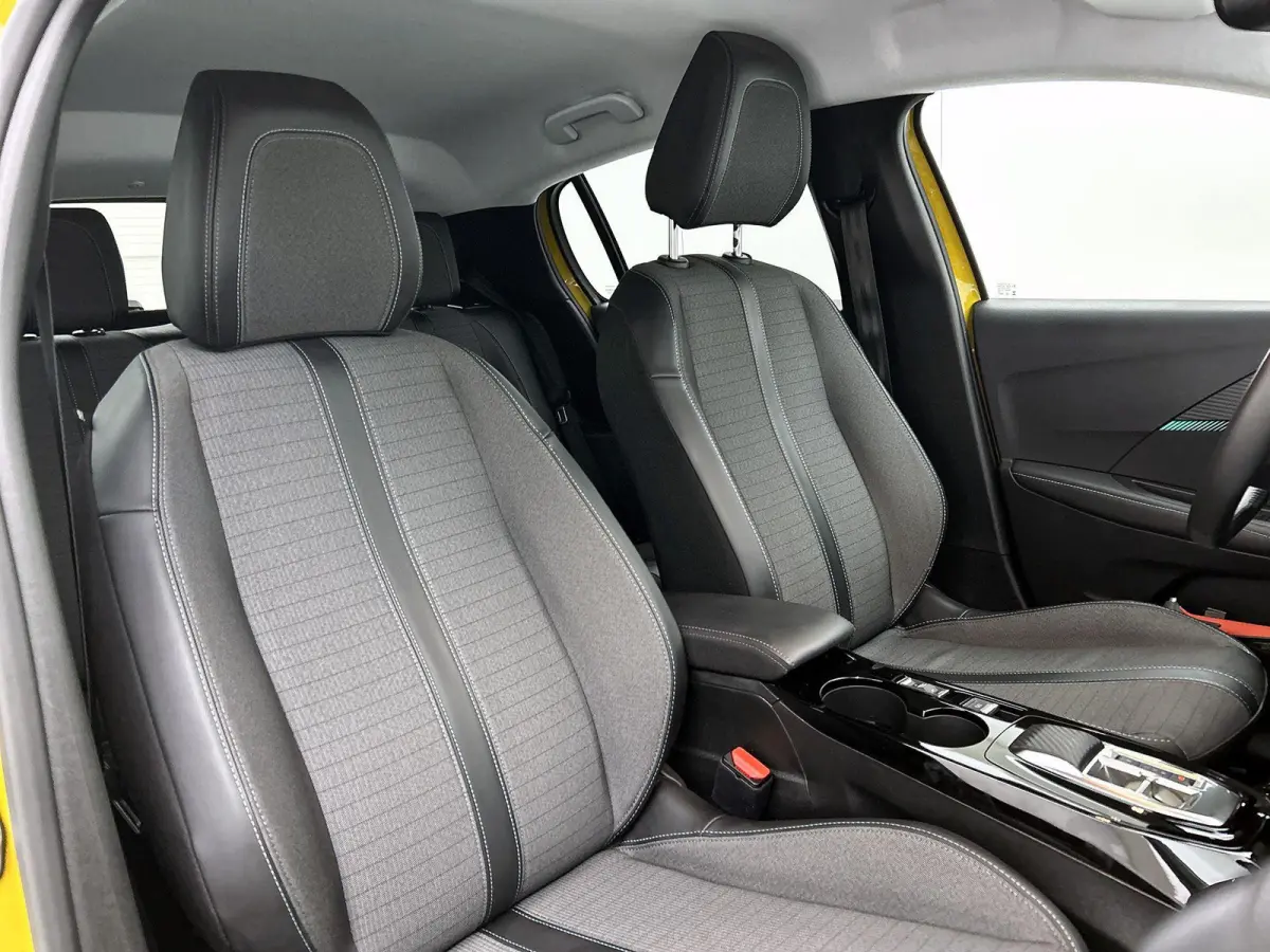 EV Allure Pack 50 kWh | ACCU 98% | Automaat | Camera | Navigatie | Parkeersensoren | Climate control | Apple carplay | Android auto | Privacy glass | Cruise control |