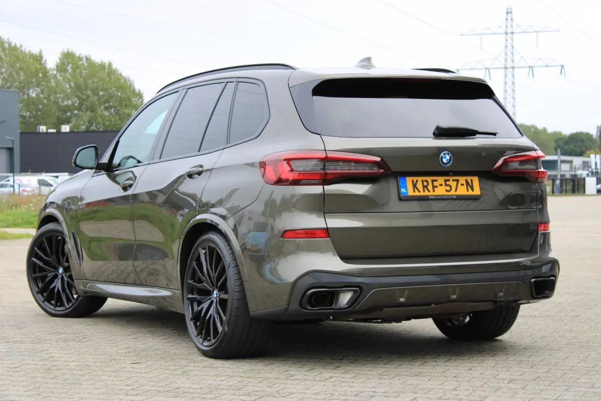 xDrive45e m Sport Manhattan | Trekhaak | Laser | Comfort Access | 22 " Zwart | HeadUp | DealerOnderhouden | BTW | Onderhoudscontract | 93% Accucapaciteit SOH