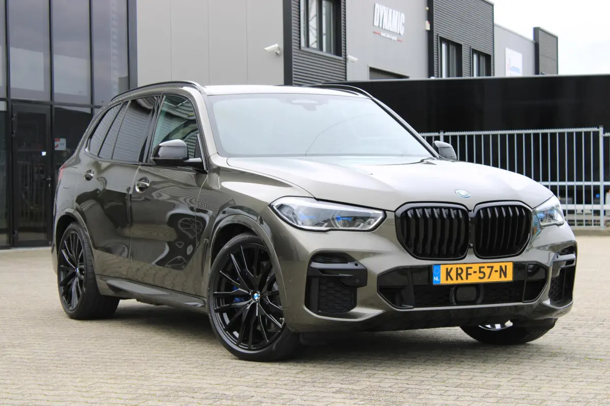 xDrive45e m Sport Manhattan | Trekhaak | Laser | Comfort Access | 22 " Zwart | HeadUp | DealerOnderhouden | BTW | Onderhoudscontract | 93% Accucapaciteit SOH