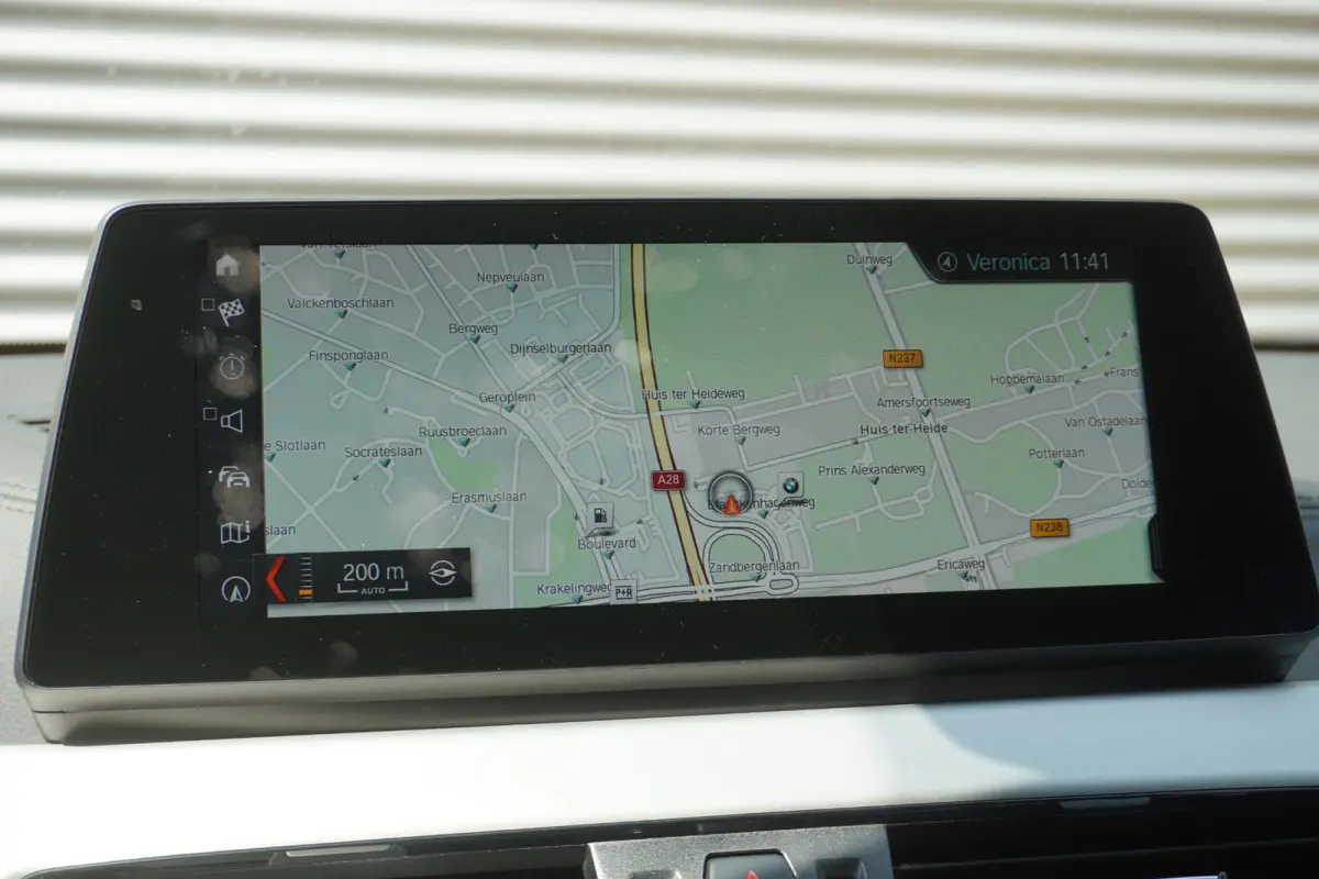 xDrive25e High Executive | SoH 99% | M Sportpakket | Stuurwielrand verwarmd | BMW Head-Up Display | HiFi System | Achteruitrijcamera |