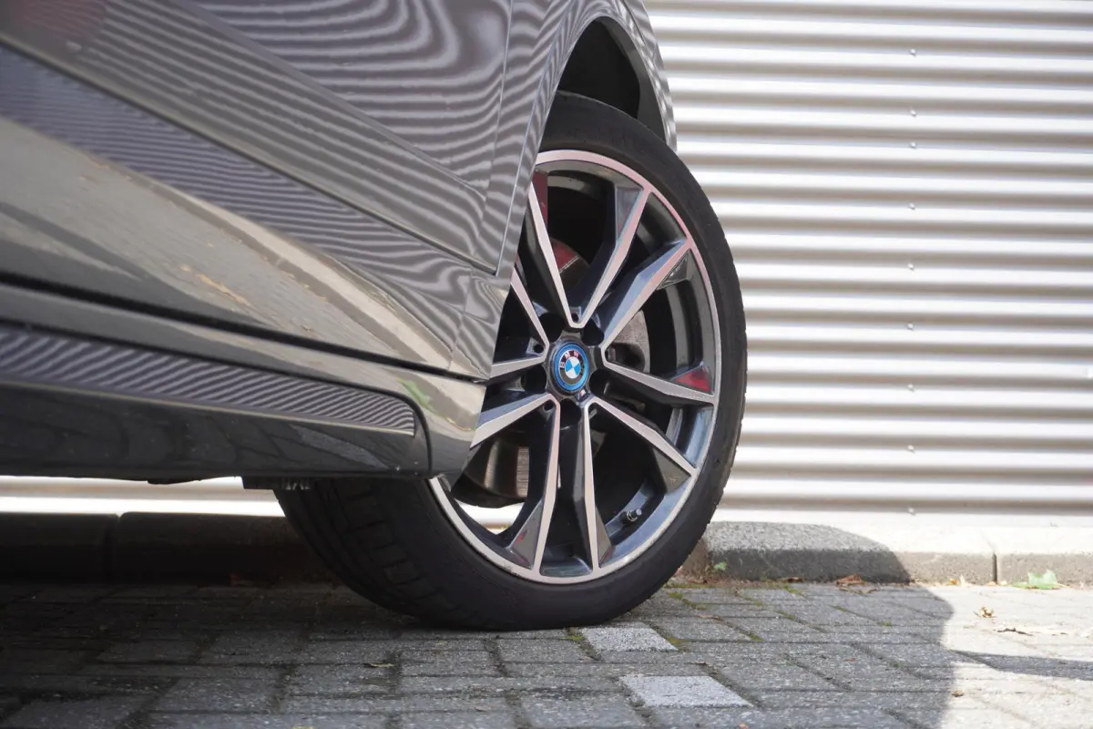 xDrive25e High Executive | SoH 99% | M Sportpakket | Stuurwielrand verwarmd | BMW Head-Up Display | HiFi System | Achteruitrijcamera |