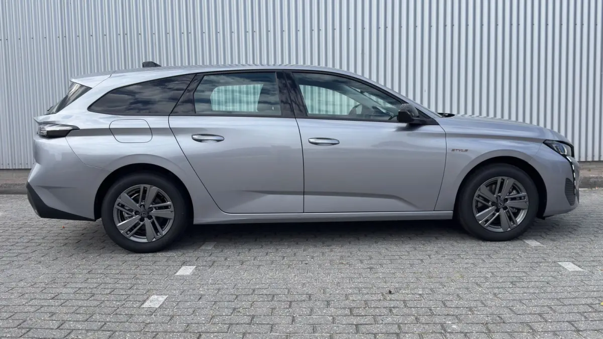 1.2 Hybrid 145 e-DCS6 Style | Afneembare trekhaak | Apple Carplay / Android Auto | Cruise Control | Navigatie | Automaat