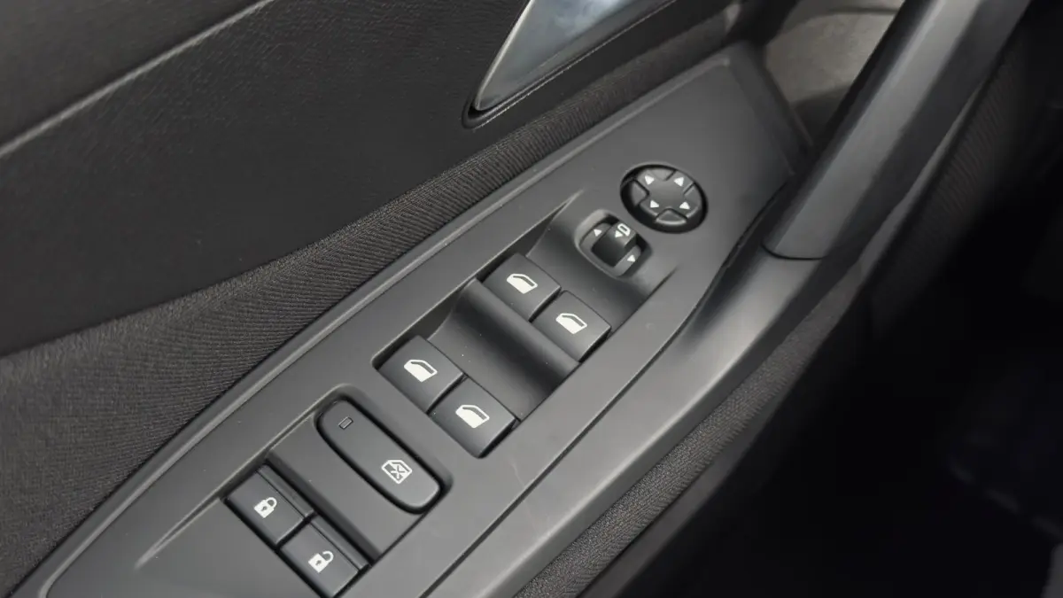 1.2 Hybrid 145 e-DCS6 Style | Afneembare trekhaak | Apple Carplay / Android Auto | Cruise Control | Navigatie | Automaat