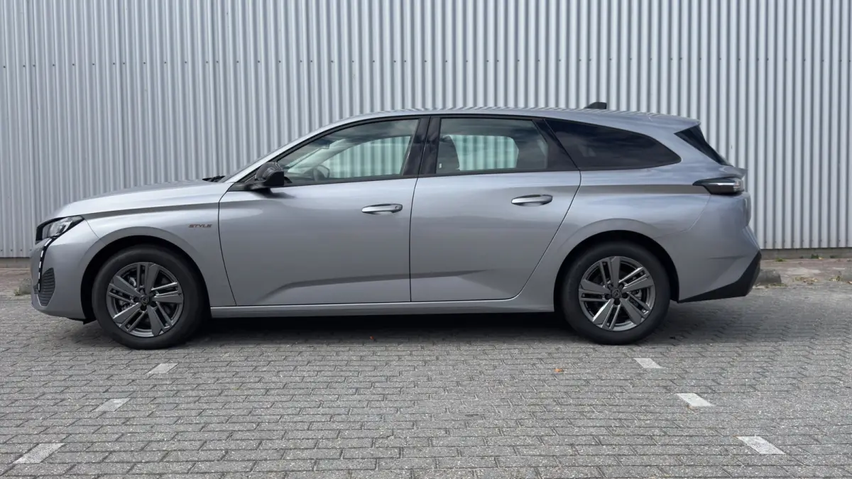 1.2 Hybrid 145 e-DCS6 Style | Afneembare trekhaak | Apple Carplay / Android Auto | Cruise Control | Navigatie | Automaat