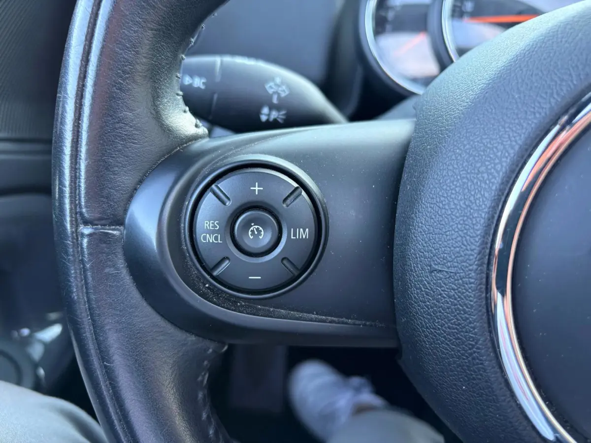 Mini 2.0 Cooper S LAGE KM! | 192PK | PANO | NL-Auto | Perf onderH | Carplay | ParkSens | Cruise