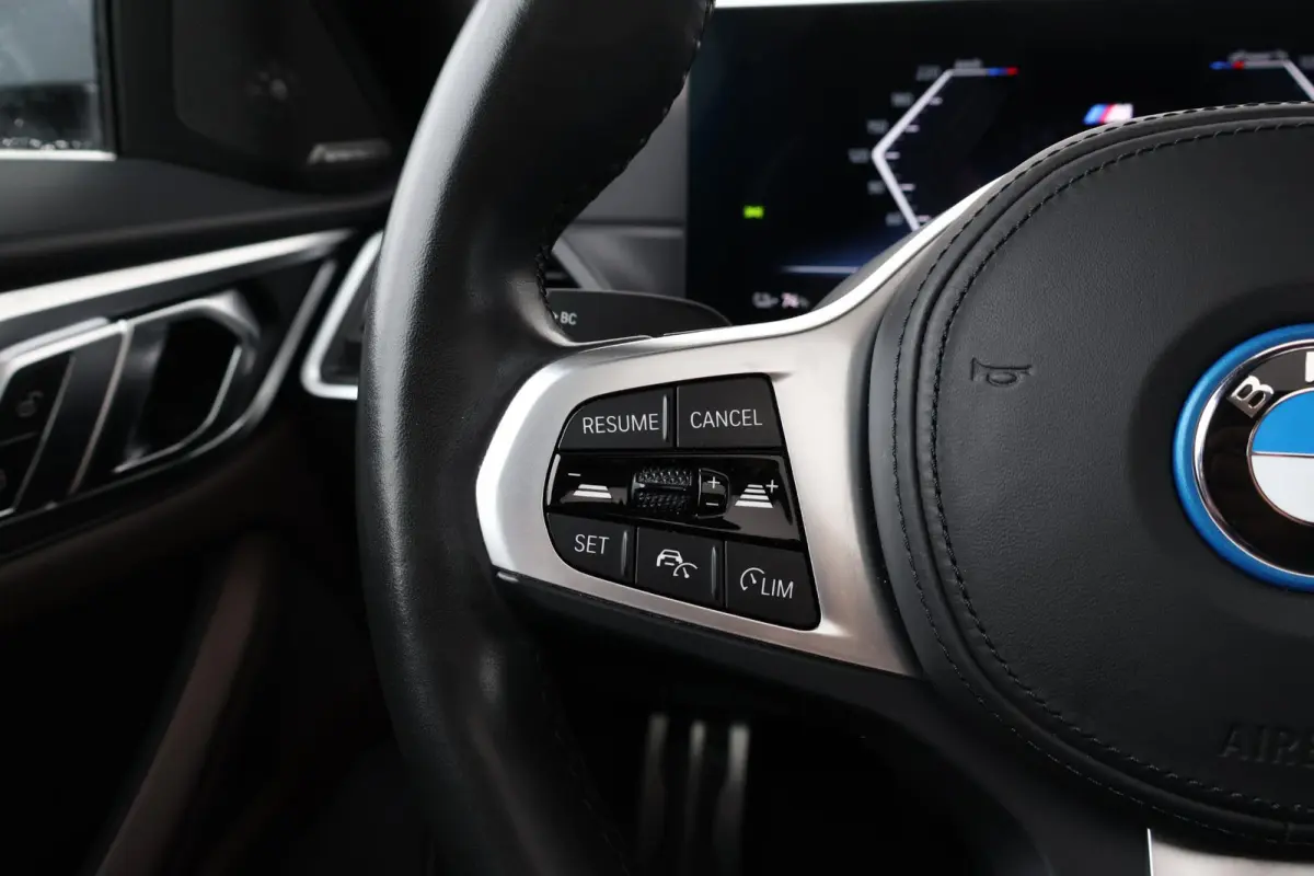 eDrive35 High Executive 70 kWh | SoH 99% | M-Sport Pakket | Achteruitrijcamera | Schuif/Kantel Dak | Harman Kardon | Active cruise | Trekhaak |