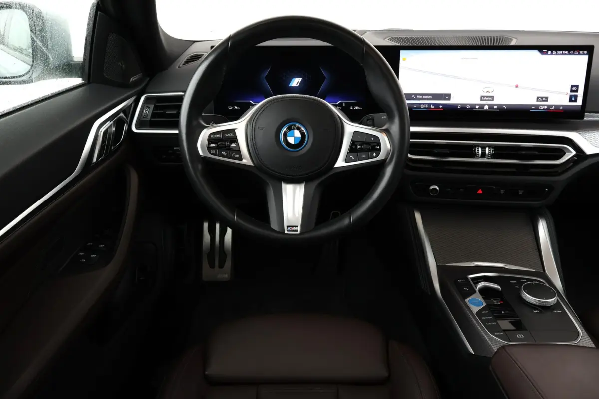 eDrive35 High Executive 70 kWh | SoH 99% | M-Sport Pakket | Achteruitrijcamera | Schuif/Kantel Dak | Harman Kardon | Active cruise | Trekhaak |
