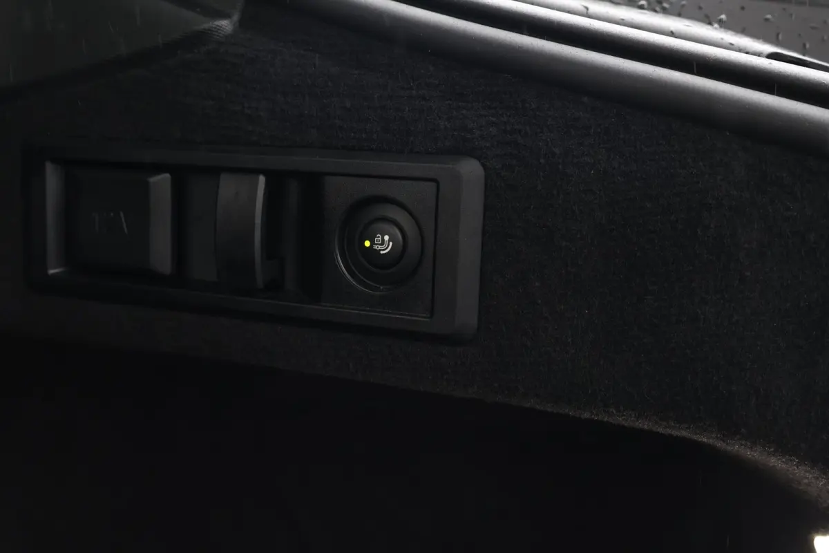 eDrive35 High Executive 70 kWh | SoH 99% | M-Sport Pakket | Achteruitrijcamera | Schuif/Kantel Dak | Harman Kardon | Active cruise | Trekhaak |