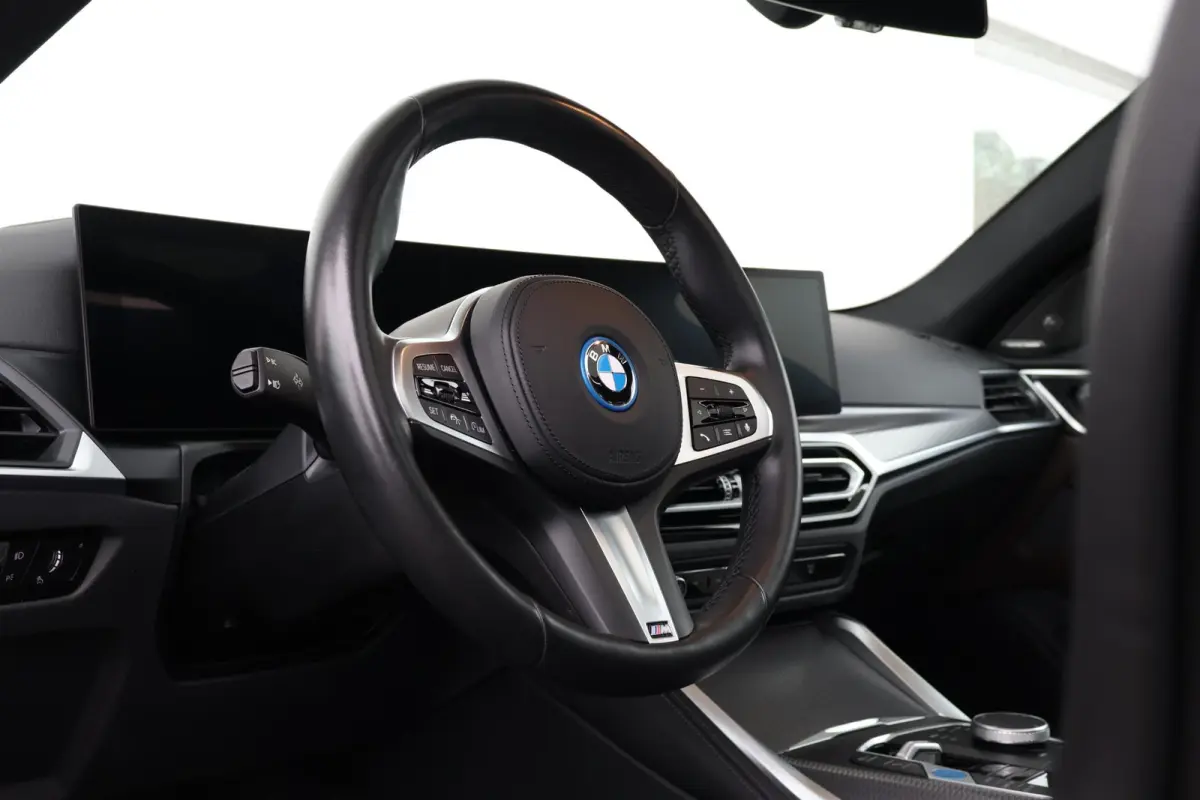 eDrive35 High Executive 70 kWh | SoH 99% | M-Sport Pakket | Achteruitrijcamera | Schuif/Kantel Dak | Harman Kardon | Active cruise | Trekhaak |