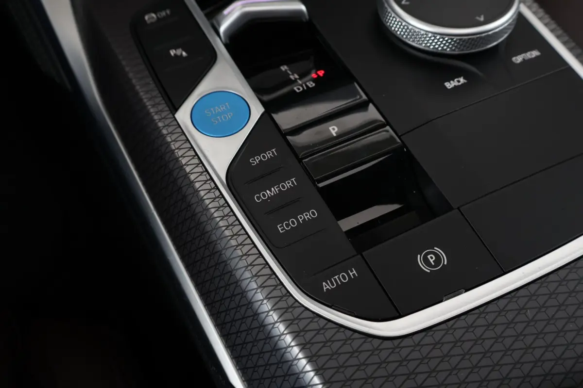 eDrive35 High Executive 70 kWh | SoH 99% | M-Sport Pakket | Achteruitrijcamera | Schuif/Kantel Dak | Harman Kardon | Active cruise | Trekhaak |