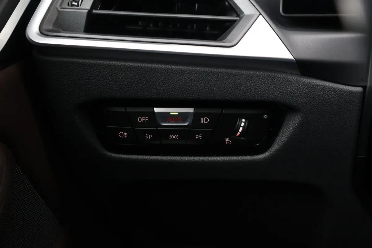 eDrive35 High Executive 70 kWh | SoH 99% | M-Sport Pakket | Achteruitrijcamera | Schuif/Kantel Dak | Harman Kardon | Active cruise | Trekhaak |