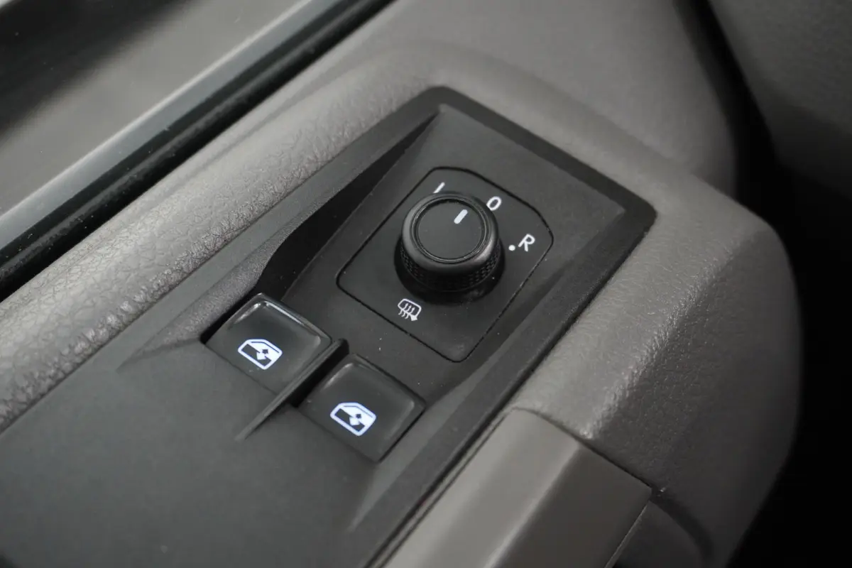 2.0 TDI 140PK L3H3 EURO 6 - Airco - Radio - Cruise - €16.900,- Excl.