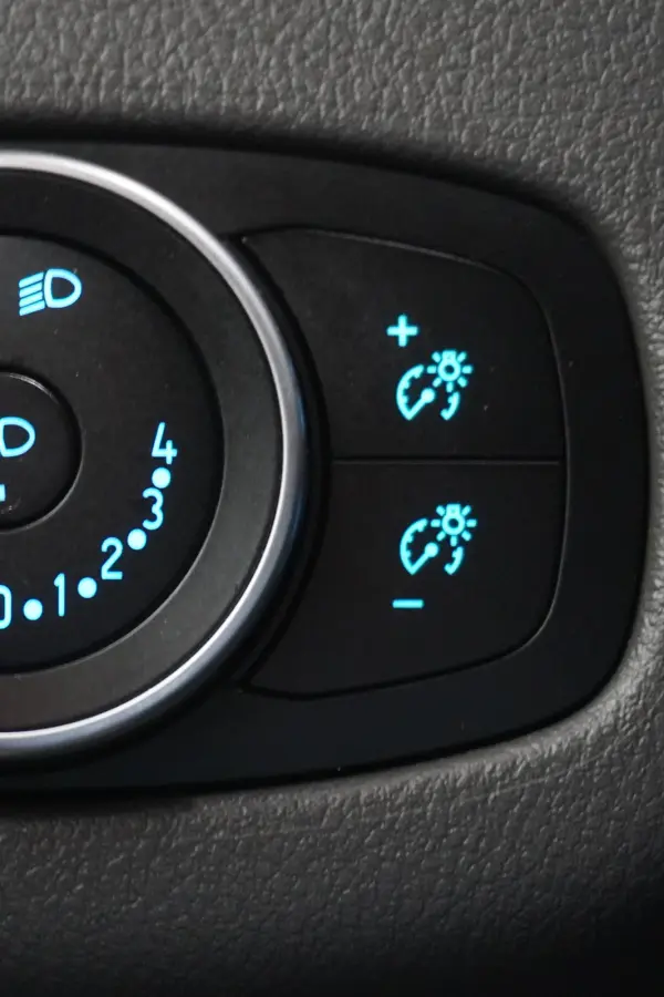 1.5 EcoBlue 100PK EURO 6 Airco - Cruise - Trekhaak - €10.950,- Excl.