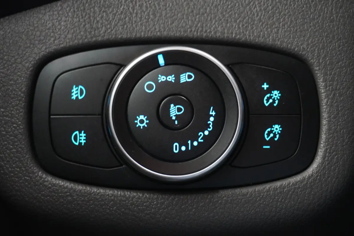 1.5 EcoBlue 100PK EURO 6 Airco - Cruise - Trekhaak - €10.950,- Excl.