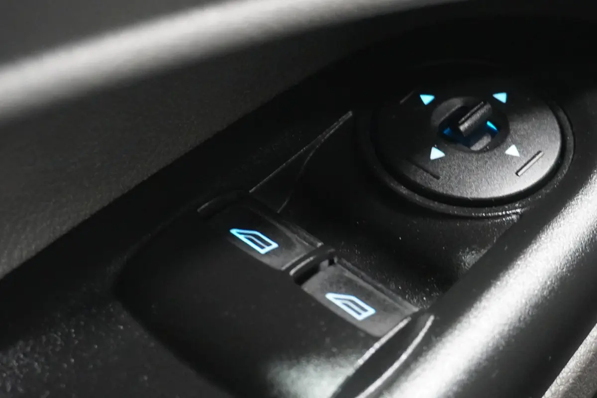1.5 EcoBlue 100PK EURO 6 Airco - Cruise - Trekhaak - €10.950,- Excl.