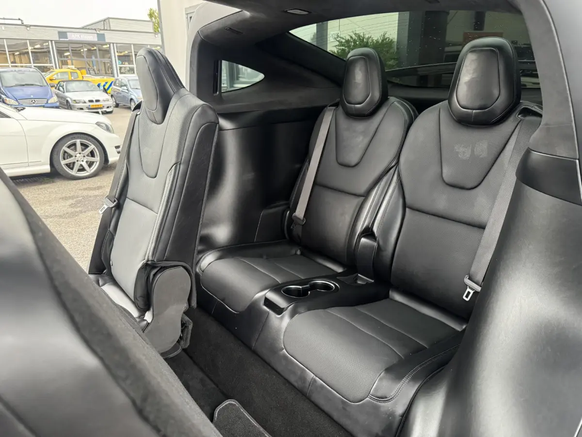 Base AWD 7 personen 100 KWH / NAVI / FULL / INRUIL MOGELIJK / SOH 87 % /