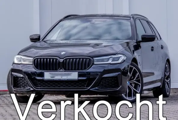 530e xDrive M-SPORT ** LASER, LEDER, PANO, TREKH, HuD, MEMORY, 19-inch LMV ** Slechts 11.374km. - € 44.000,= onder NP ** ** INFORMEER OOK NAAR ONZE AANTREKKELIJKE FINANCIAL-LEASE TARIEVEN 