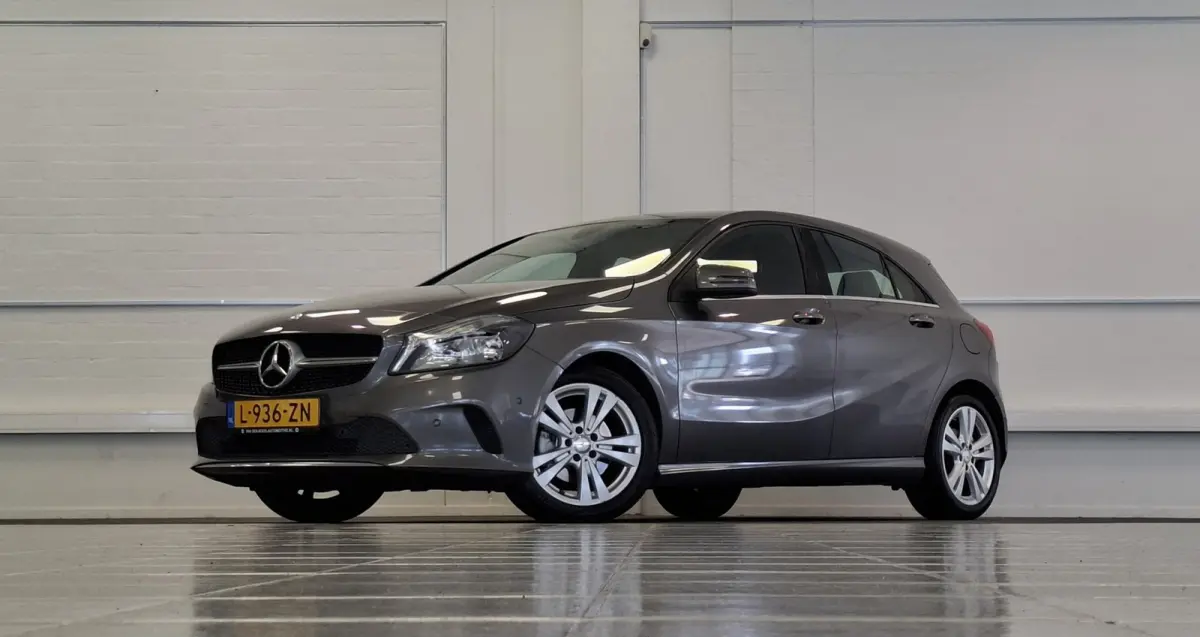 180 Ambition Leer Navi Camera LED Parkeerhulp voor & achter Mooi!