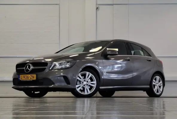 180 Ambition Leer Navi Camera LED Parkeerhulp voor & achter Mooi!