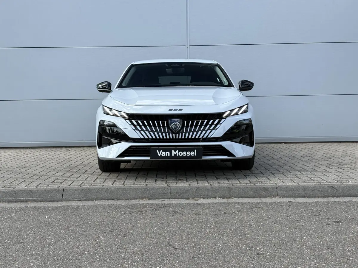 1.2 Hybrid 145 e-DCS6 Business | 360 Camera | Cruise Control | Apple Carplay/Android Auto