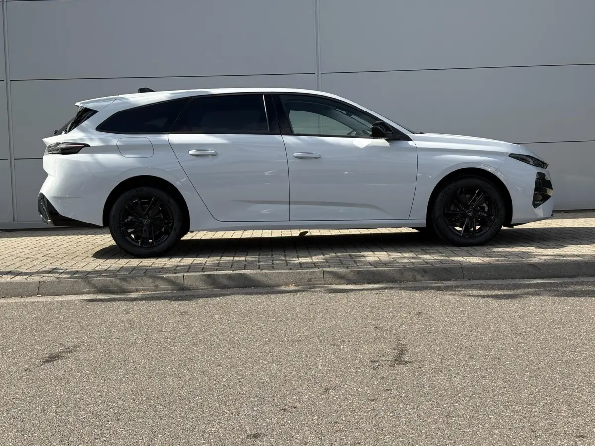 1.2 Hybrid 145 e-DCS6 Business | 360 Camera | Cruise Control | Apple Carplay/Android Auto