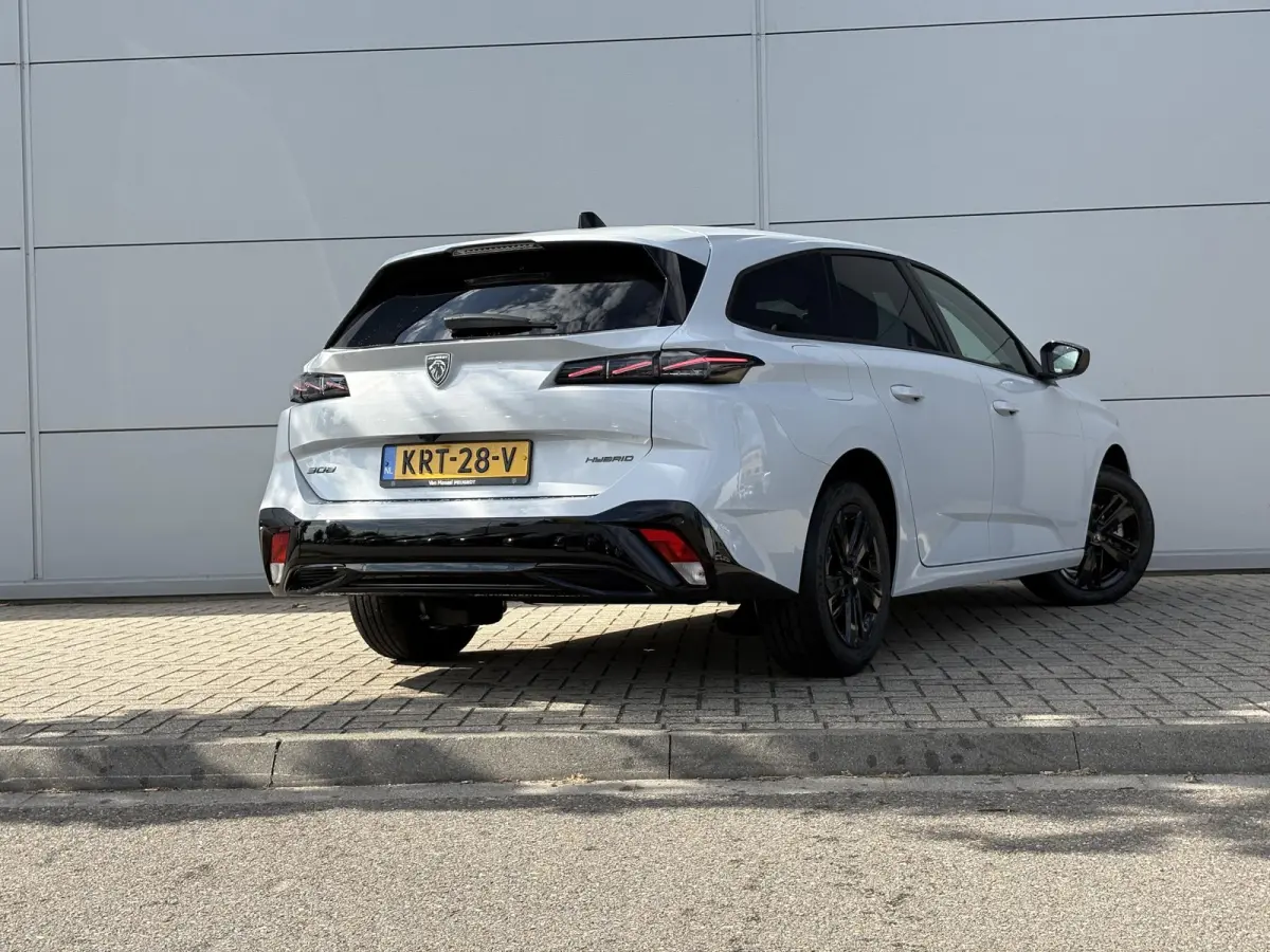 1.2 Hybrid 145 e-DCS6 Business | 360 Camera | Cruise Control | Apple Carplay/Android Auto