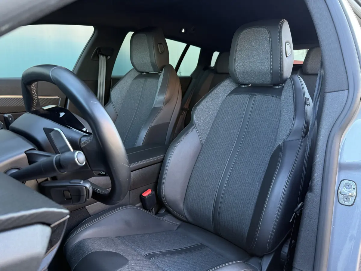 BWJ 2023 1.2 131 PK PureTech Allure Pack Business | AUTOMAAT | ADAPTIVE CRUISE | FULL LED | HALF LEER | KEYLESS | 360 CAMERA | CARPLAY + ANDROID | DAB | LMV | PDC