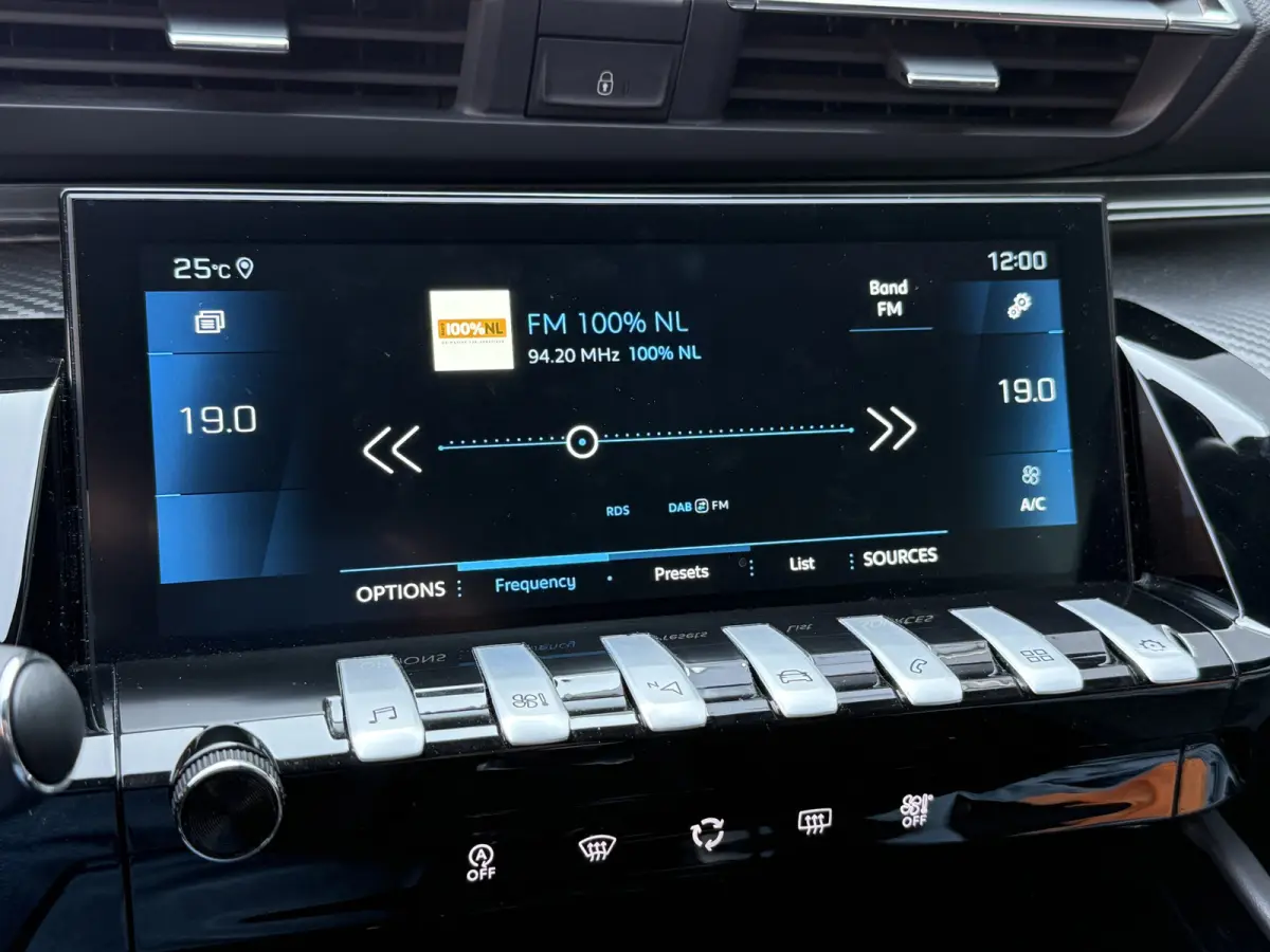 BWJ 2023 1.2 131 PK PureTech Allure Pack Business | AUTOMAAT | ADAPTIVE CRUISE | FULL LED | HALF LEER | KEYLESS | 360 CAMERA | CARPLAY + ANDROID | DAB | LMV | PDC