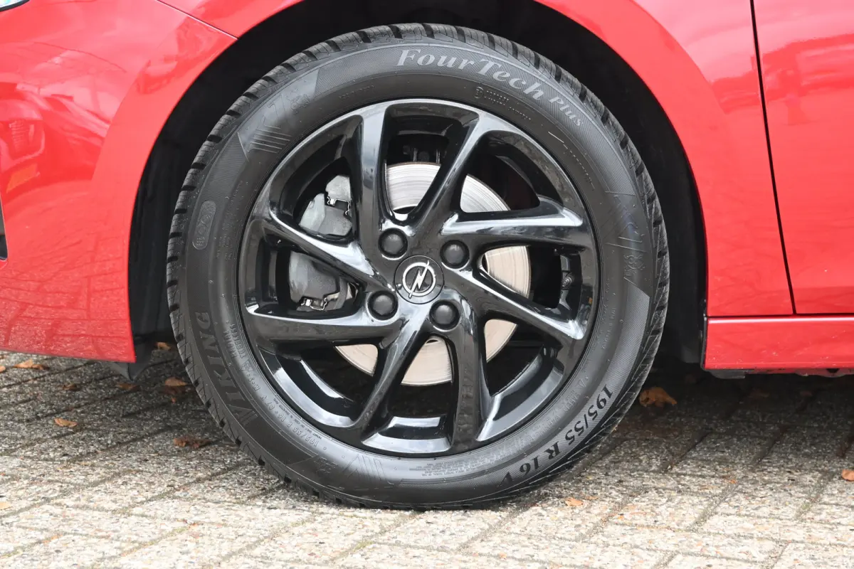 1.2 Turbo 100pk GS-line | Cruise Control | Navigatie | Airco | Achteruitrijcamera | Apple Carplay & Android Auto | Keyless Entry |