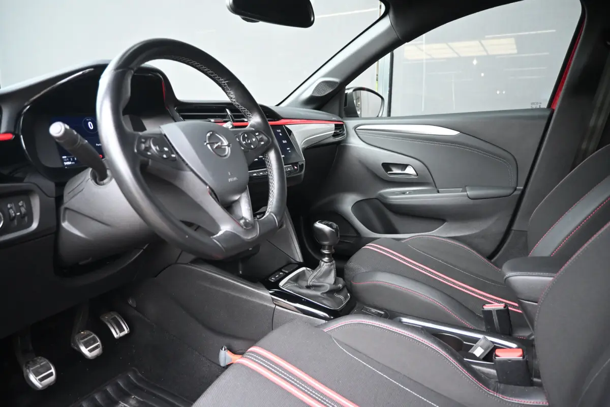 1.2 Turbo 100pk GS-line | Cruise Control | Navigatie | Airco | Achteruitrijcamera | Apple Carplay & Android Auto | Keyless Entry |