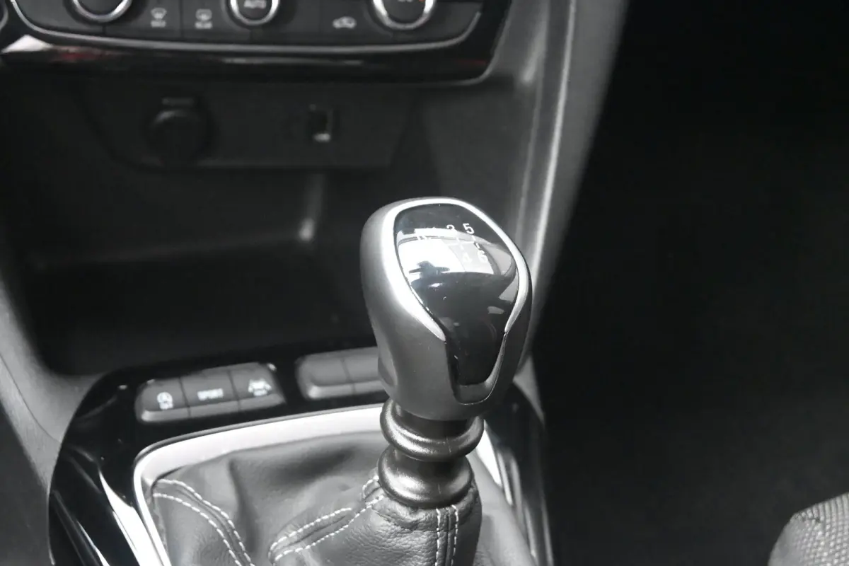 1.2 Turbo 100pk GS-line | Cruise Control | Navigatie | Airco | Achteruitrijcamera | Apple Carplay & Android Auto | Keyless Entry |