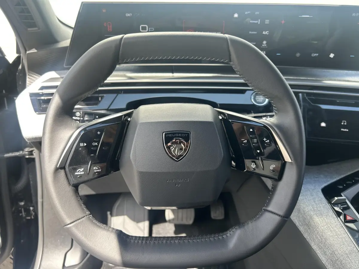 1.2 Hybrid 145 Allure 7p | Stoelverwarming | Camera | Cruise Control | Apple Carplay/Android Auto