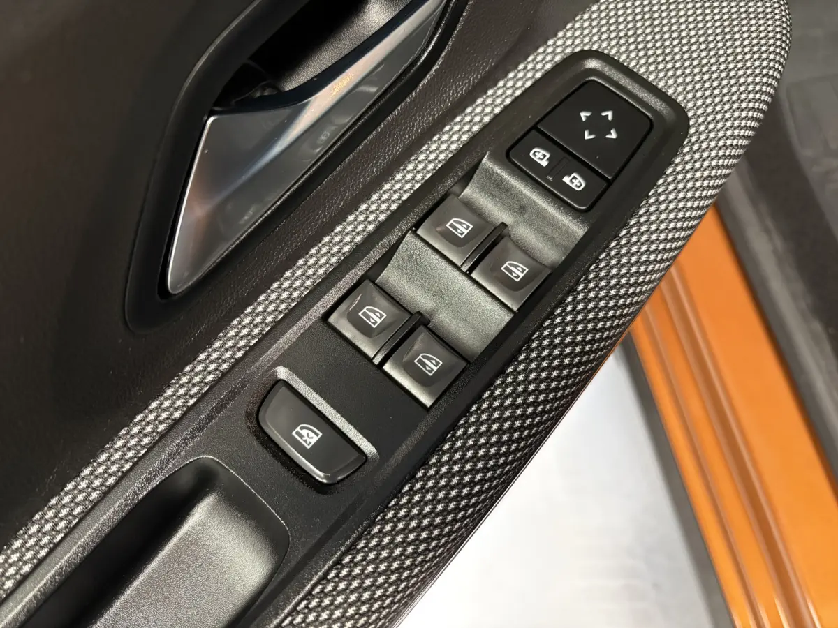 1.0 TCe 90 Comfort Camera, Cruise, Navi