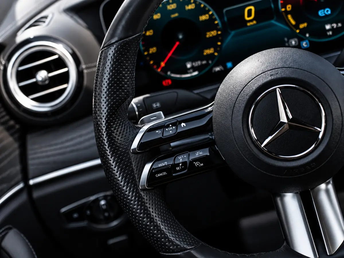 E300e 4MATIC AMG Line|PANO|BURMESTER|360°