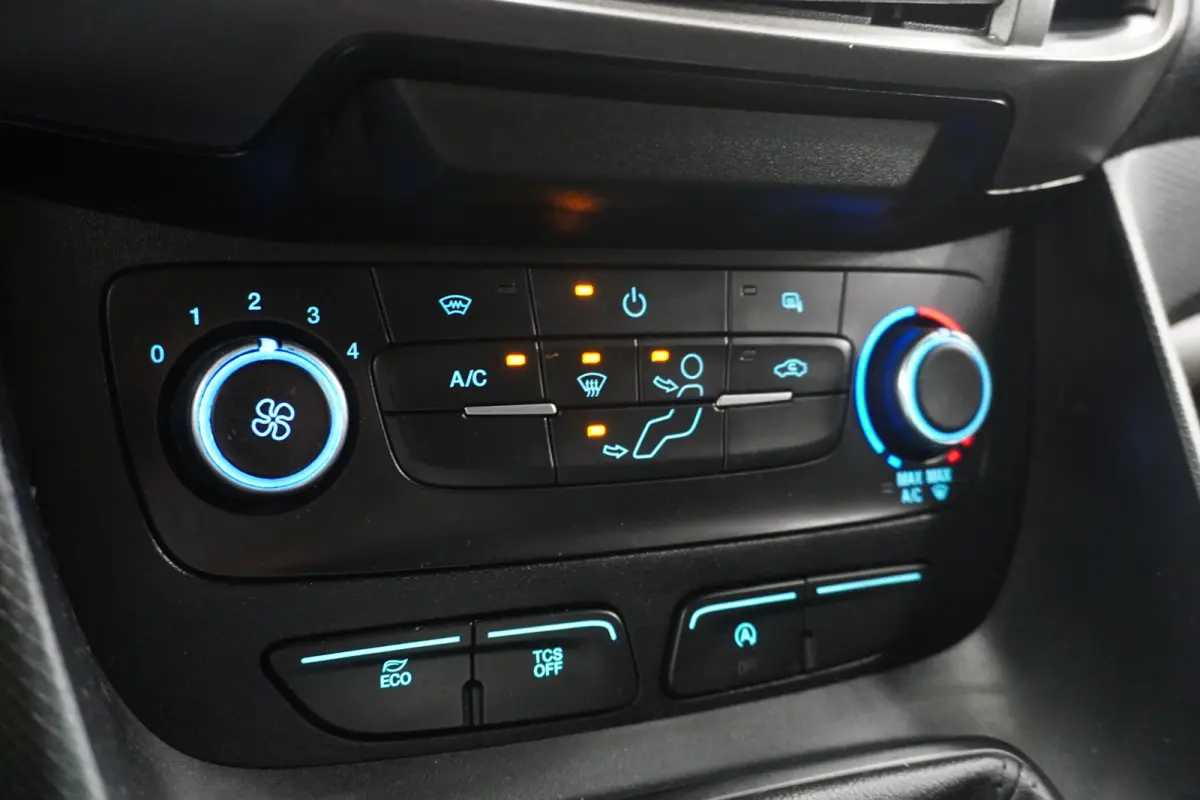 1.5 EcoBlue 100PK L2 EURO 6 - Airco - Navi - Cruise - € 12.950,- Excl.