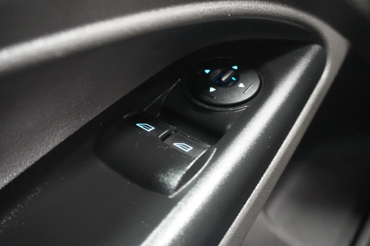 1.5 EcoBlue 100PK L2 EURO 6 - Airco - Navi - Cruise - € 12.950,- Excl.