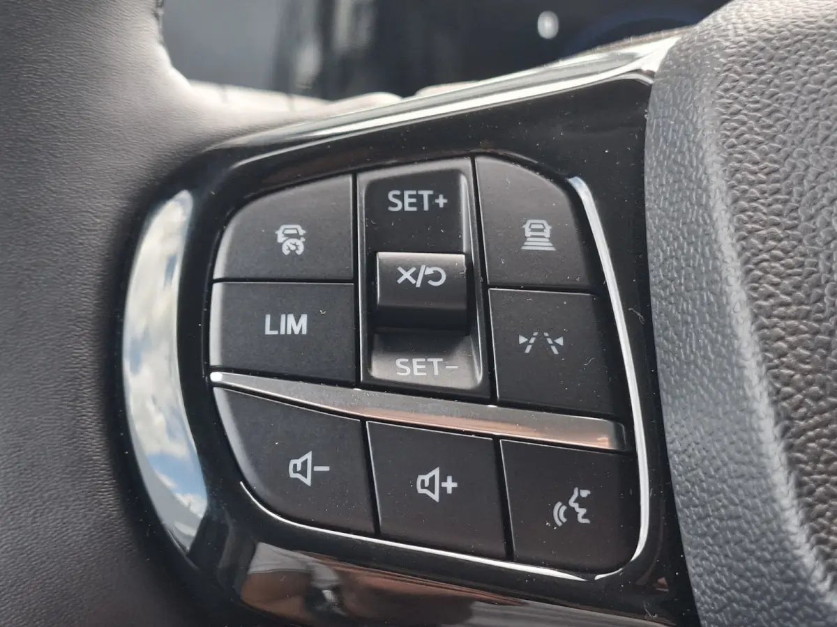 320 2.5 PHEV L2H1 Limited | Incl. BPM | NIEUW!! | Navigatie/Android/Apple Carplay | Cruise Control Adaptief | Voorstoelen/Voorruit Verwarmd | PDC Voor en Achter | Airco Automatisch | LED Kop