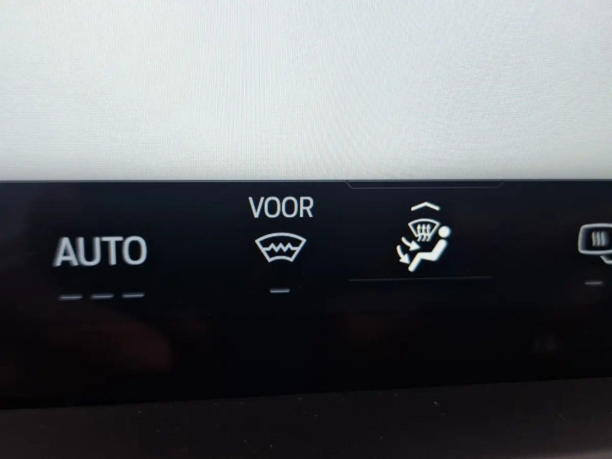 320 2.5 PHEV L2H1 Limited | Incl. BPM | NIEUW!! | Navigatie/Android/Apple Carplay | Cruise Control Adaptief | Voorstoelen/Voorruit Verwarmd | PDC Voor en Achter | Airco Automatisch | LED Kop