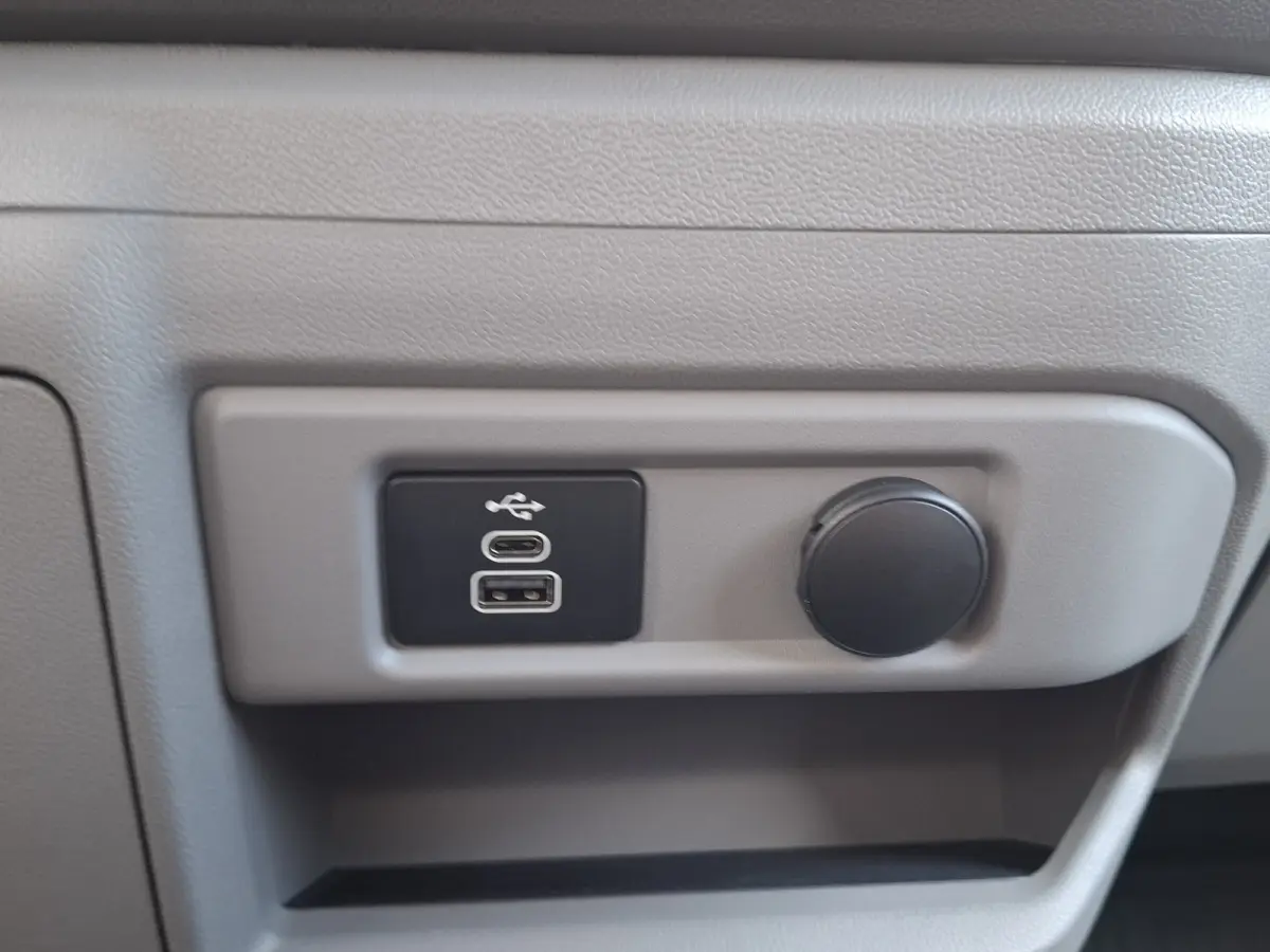 320 2.5 PHEV L2H1 Limited | Incl. BPM | NIEUW!! | Navigatie/Android/Apple Carplay | Cruise Control Adaptief | Voorstoelen/Voorruit Verwarmd | PDC Voor en Achter | Airco Automatisch | LED Kop